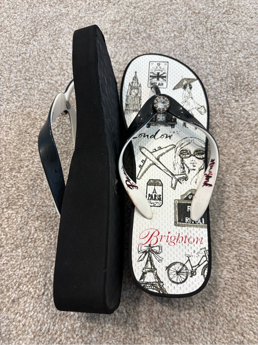 Brighton Voyage thong wedge flip flop size 8